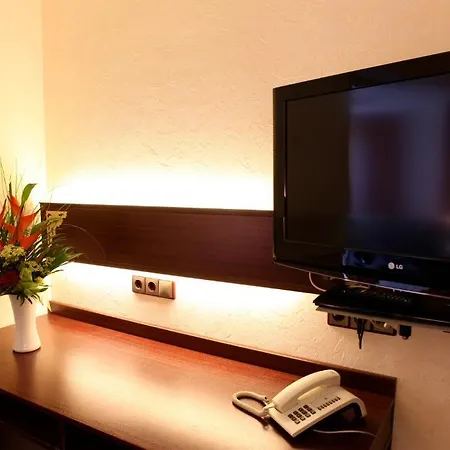 Hotel Akzent 3*